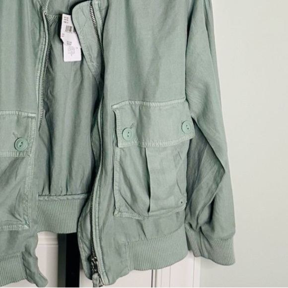 American Eagle-Linen-Blend Cropped Bomber Jacket-Size Small-Moss Grey - Picture 7 of 9